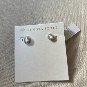 NWT! Kendra Scott Cade‎ Silver Stud Earrings in Ivory Mother-of-Pearl (MSRP $75)